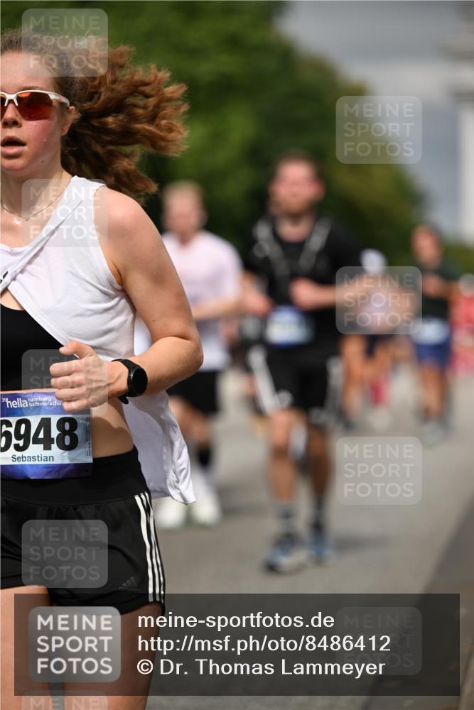 29.06.2025 - hella hamburg halbmarathon Dr. Thomas Lammeyer http://msf.ph/oto/8486412 29.06.2025 10:21:06 Kennedybrücke 1117, 1137, 1240, 1403, 1825, 2908, 3088, 3450, 3622, 5037, 5390, 5995, 6126, 6128, 6328, 6488, 6522, 6941, 6948, 7114, 7115, 7257, 7345, 7360, 7376, 8513, 8895, 8983, 9208, 9259, 9675, 10165, 10314, 10317, 10320, 10377, 10391, 10592, 10735, 10926, 11335, 11410 meine-sportfotos.de