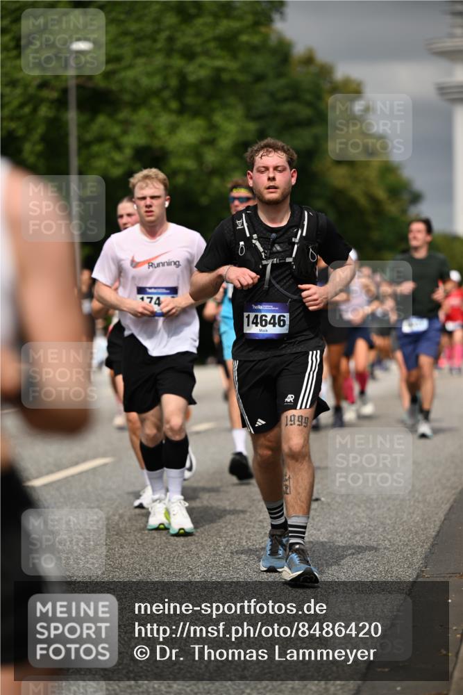 29.06.2025 - hella hamburg halbmarathon Dr. Thomas Lammeyer http://msf.ph/oto/8486420 29.06.2025 10:21:07 Kennedybrücke 1117, 1137, 1240, 1403, 1825, 2908, 3450, 3622, 5037, 5390, 5995, 6126, 6128, 6328, 6488, 6522, 6941, 6948, 7114, 7115, 7257, 7345, 7360, 7376, 8513, 8895, 8983, 9208, 9259, 9675, 10165, 10314, 10317, 10320, 10377, 10391, 10592, 10735, 10926, 11335, 11410 meine-sportfotos.de