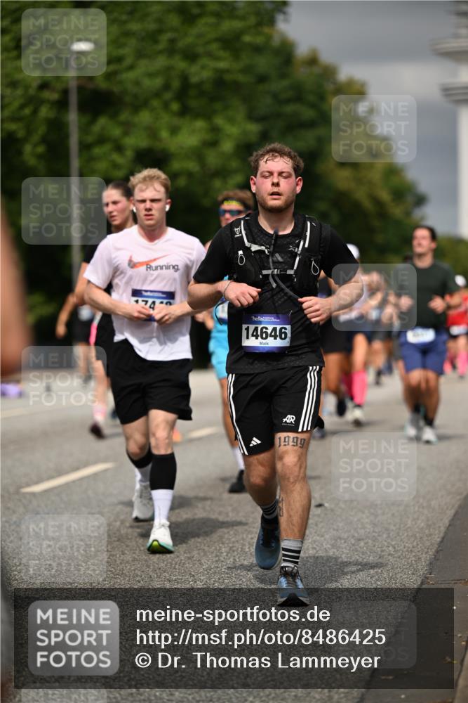29.06.2025 - hella hamburg halbmarathon Dr. Thomas Lammeyer http://msf.ph/oto/8486425 29.06.2025 10:21:07 Kennedybrücke 1117, 1137, 1240, 1403, 1825, 2908, 3450, 3622, 5037, 5390, 5995, 6126, 6128, 6328, 6488, 6522, 6941, 6948, 7114, 7115, 7257, 7345, 7360, 7376, 8513, 8895, 8983, 9208, 9259, 9675, 10165, 10314, 10317, 10320, 10377, 10391, 10592, 10735, 10926, 11335, 11410 meine-sportfotos.de