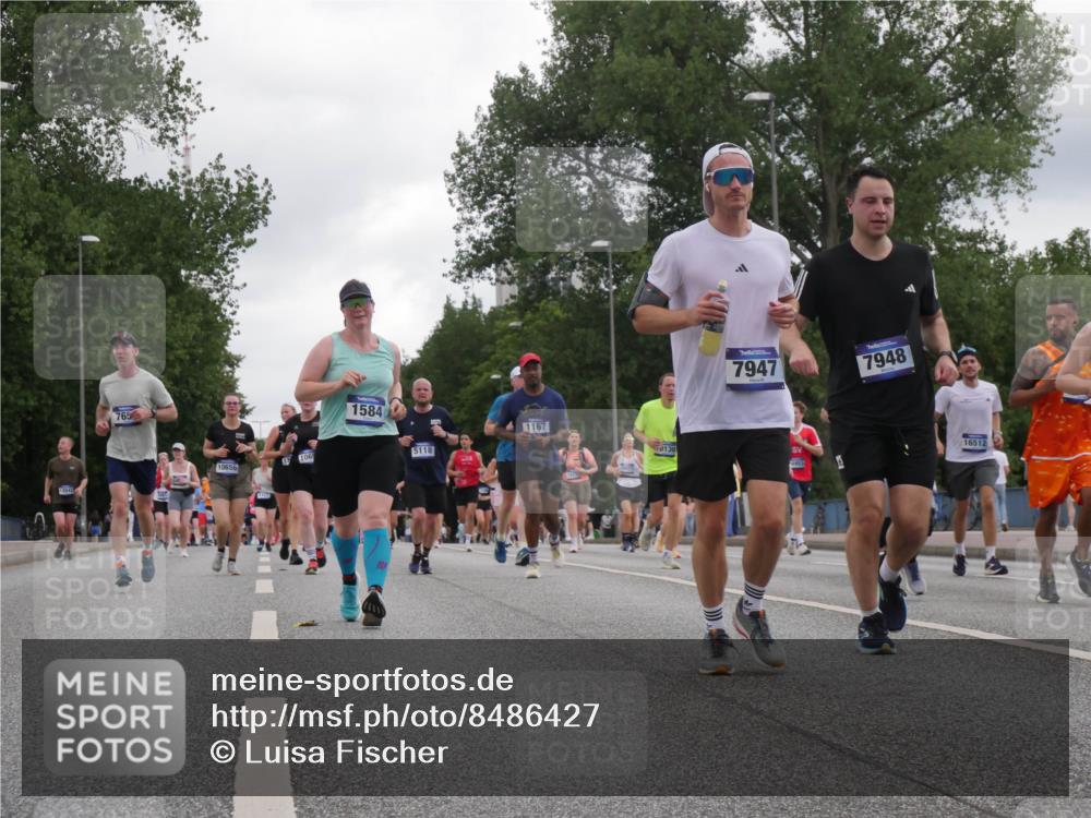 29.06.2025 - hella hamburg halbmarathon Luisa Fischer http://msf.ph/oto/8486427 29.06.2025 10:52:41 Kennedybrücke 13942, 765, 10656, 1584, 5118, 1167, 0130, 7947, 7948, 16512, 1167, 1584, 2668, 3253, 4769, 5118, 6191, 7203, 7650, 7947, 7948, 8065, 10130, 10333, 10654 meine-sportfotos.de