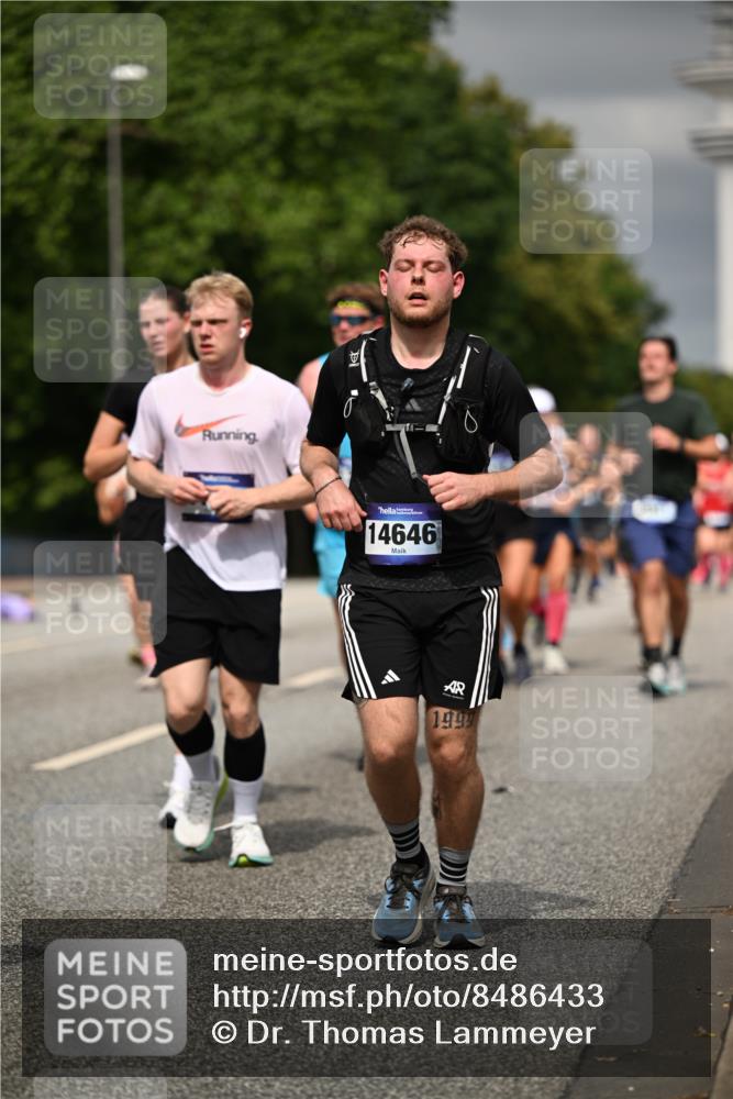 29.06.2025 - hella hamburg halbmarathon Dr. Thomas Lammeyer http://msf.ph/oto/8486433 29.06.2025 10:21:07 Kennedybrücke 1117, 1137, 1240, 1403, 1825, 2908, 3450, 3622, 5037, 5390, 5995, 6126, 6128, 6328, 6488, 6522, 6941, 6948, 7114, 7115, 7257, 7345, 7360, 7376, 8513, 8895, 8983, 9208, 9259, 9675, 10165, 10314, 10317, 10320, 10377, 10391, 10592, 10735, 10926, 11335, 11410 meine-sportfotos.de