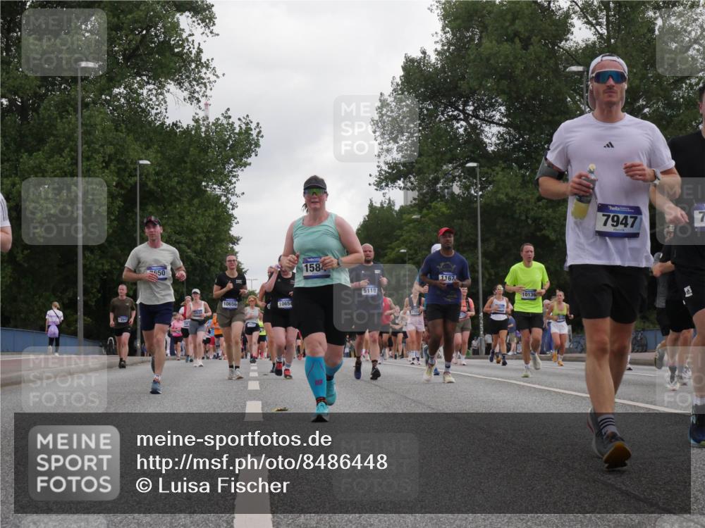 29.06.2025 - hella hamburg halbmarathon Luisa Fischer http://msf.ph/oto/8486448 29.06.2025 10:52:41 Kennedybrücke 13942, 550, 10656, 2437, 10654, 158, 5118, 1167, 10136, 7947, 1167, 1584, 2668, 3253, 4769, 5118, 6191, 7203, 7650, 7947, 7948, 8065, 10130, 10333, 10654 meine-sportfotos.de