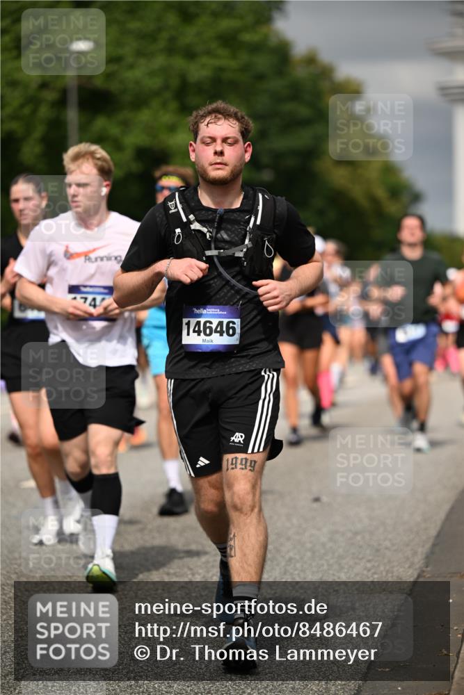 29.06.2025 - hella hamburg halbmarathon Dr. Thomas Lammeyer http://msf.ph/oto/8486467 29.06.2025 10:21:07 Kennedybrücke 1117, 1137, 1240, 1403, 1825, 2908, 3450, 3622, 5037, 5390, 5995, 6126, 6128, 6328, 6488, 6522, 6941, 6948, 7114, 7115, 7257, 7345, 7360, 7376, 8513, 8895, 8983, 9208, 9259, 9675, 10165, 10314, 10317, 10320, 10377, 10391, 10592, 10735, 10926, 11335, 11410 meine-sportfotos.de