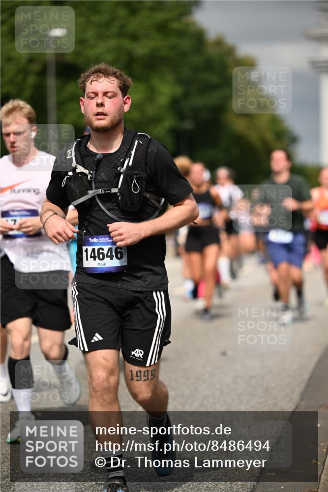 29.06.2025 - hella hamburg halbmarathon Dr. Thomas Lammeyer http://msf.ph/oto/8486494 29.06.2025 10:21:08 Kennedybrücke 1117, 1137, 1240, 1403, 2908, 3450, 3622, 5037, 5390, 5995, 6126, 6128, 6328, 6488, 6522, 6941, 6948, 7114, 7115, 7257, 7345, 7360, 7376, 8513, 8558, 8895, 8983, 9208, 9259, 9675, 10165, 10314, 10317, 10320, 10377, 10391, 10592, 10735, 10926, 11335 meine-sportfotos.de