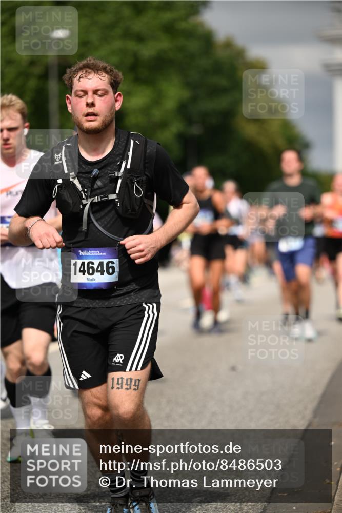 29.06.2025 - hella hamburg halbmarathon Dr. Thomas Lammeyer http://msf.ph/oto/8486503 29.06.2025 10:21:08 Kennedybrücke 1117, 1137, 1240, 1403, 2908, 3450, 3622, 5037, 5390, 5995, 6126, 6128, 6328, 6488, 6522, 6941, 6948, 7114, 7115, 7257, 7345, 7360, 7376, 8513, 8558, 8895, 8983, 9208, 9259, 9675, 10165, 10314, 10317, 10320, 10377, 10391, 10592, 10735, 10926, 11335 meine-sportfotos.de