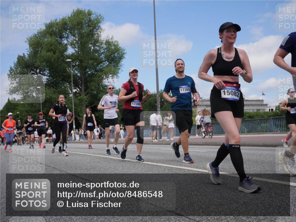 29.06.2025 - hella hamburg halbmarathon Luisa Fischer http://msf.ph/oto/8486548 29.06.2025 11:25:00 Kennedybrücke 7861, 5212, 5318, 3722, 17366, 17365, 15082, 1812, 1438, 2924, 3722, 4401, 5212, 5318, 5519, 7860, 7861, 8140, 8143, 8472, 9465, 9466 meine-sportfotos.de
