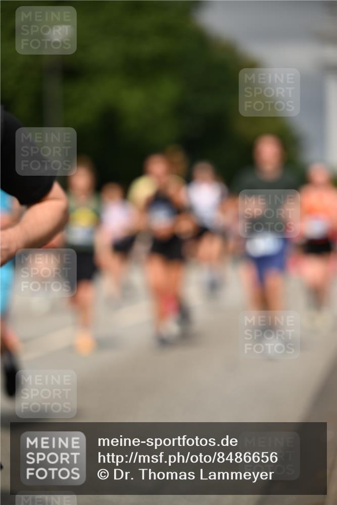 29.06.2025 - hella hamburg halbmarathon Dr. Thomas Lammeyer http://msf.ph/oto/8486656 29.06.2025 10:21:09 Kennedybrücke 1117, 1137, 1240, 1403, 2225, 2860, 2908, 3450, 3622, 5037, 5390, 5995, 6126, 6128, 6328, 6488, 6522, 6941, 6948, 7114, 7115, 7257, 7345, 7360, 7376, 8253, 8513, 8558, 8895, 8983, 9208, 9259, 9647, 9675, 10165, 10314, 10317, 10320, 10377, 10391, 10592, 10735, 10926 meine-sportfotos.de