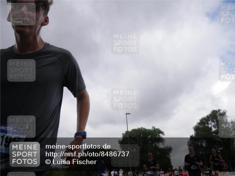 29.06.2025 - hella hamburg halbmarathon Luisa Fischer http://msf.ph/oto/8486737 29.06.2025 10:52:47 Kennedybrücke 196, 10656, 10654, 1796, 1167, 2437, 2438, 2716, 3253, 4769, 5118, 5479, 5480, 7948, 8065, 10130, 10654 meine-sportfotos.de
