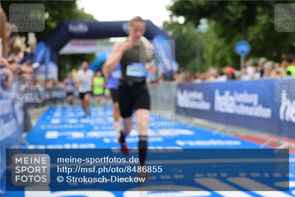 29.06.2025 - hella hamburg halbmarathon Strokosch-Dieckow http://msf.ph/oto/8486855 29.06.2025 10:44:41 Ziel 1782, 1941, 2365, 2402, 2970, 3004, 3785, 4270, 4915, 4991, 5476, 6490, 6495, 7325, 10669, 12711, 14351, 14798, 14816, 15185, 15233, 16224, 16834, 17251, 18107, 18437, 18464, 18539, 18560, 18868, 19206, 19207 meine-sportfotos.de