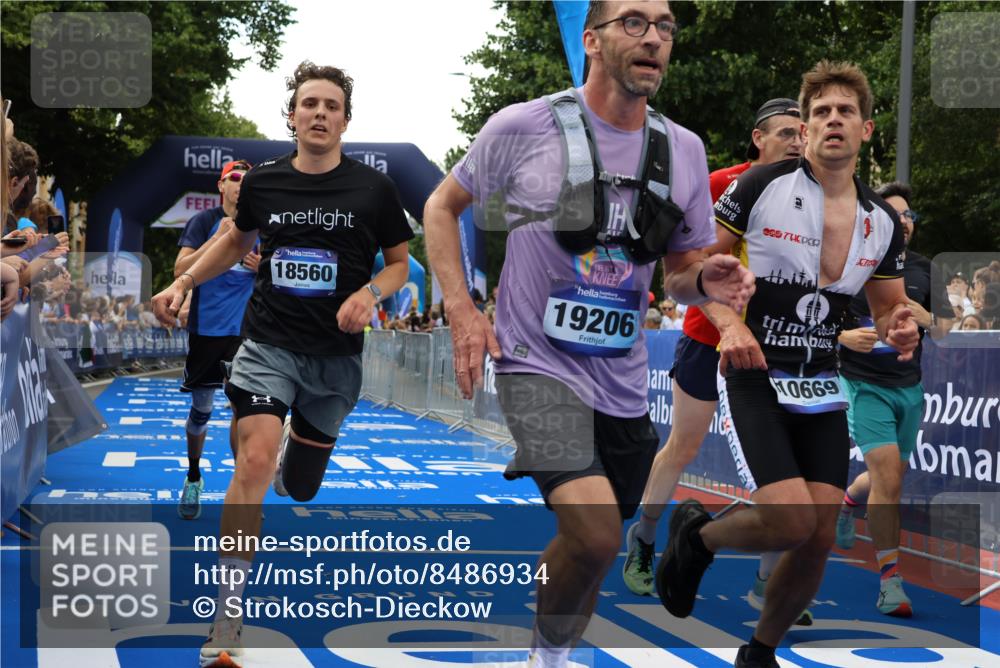 29.06.2025 - hella hamburg halbmarathon Strokosch-Dieckow http://msf.ph/oto/8486934 29.06.2025 10:44:39 Ziel 1468, 1782, 1941, 2365, 2402, 2970, 3305, 3785, 4270, 4991, 5476, 6490, 6495, 7710, 10669, 12711, 14351, 14798, 14816, 15185, 15233, 15862, 16224, 17251, 18107, 18437, 18464, 18539, 18560, 18868, 19206 meine-sportfotos.de