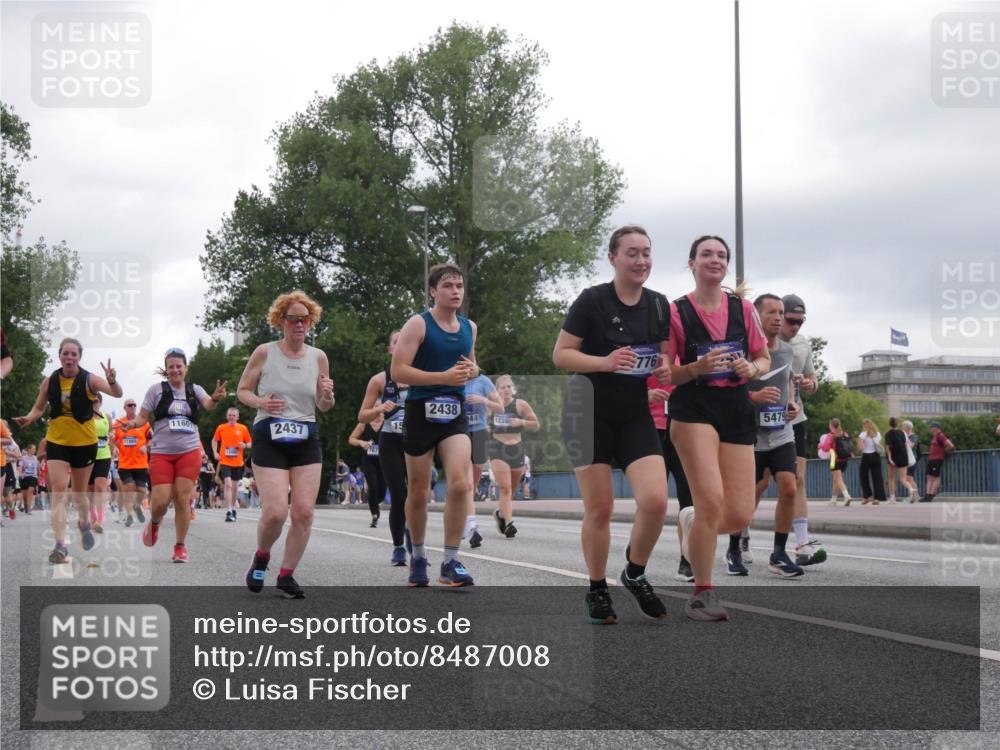 29.06.2025 - hella hamburg halbmarathon Luisa Fischer http://msf.ph/oto/8487008 29.06.2025 10:52:54 Kennedybrücke 2438, 44, 1238, 15, 1160, 2437, 776, 5479, 2437, 2438, 2716, 2997, 5479, 5480, 7679, 10782 meine-sportfotos.de
