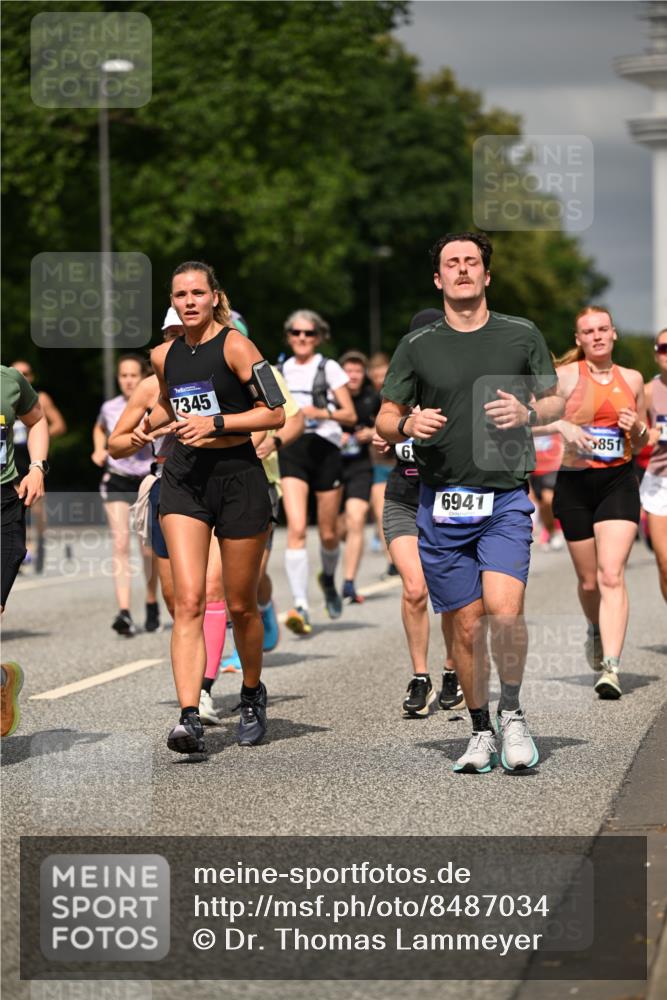 29.06.2025 - hella hamburg halbmarathon Dr. Thomas Lammeyer http://msf.ph/oto/8487034 29.06.2025 10:21:10 Kennedybrücke 1117, 1137, 1240, 1403, 2225, 2860, 2908, 3450, 3622, 5037, 5390, 5995, 6126, 6128, 6328, 6488, 6522, 6941, 6948, 7114, 7115, 7257, 7291, 7345, 7360, 7376, 8253, 8513, 8558, 8895, 8983, 9208, 9259, 9647, 9675, 10165, 10314, 10317, 10320, 10377, 10391, 10592, 10735, 10926 meine-sportfotos.de