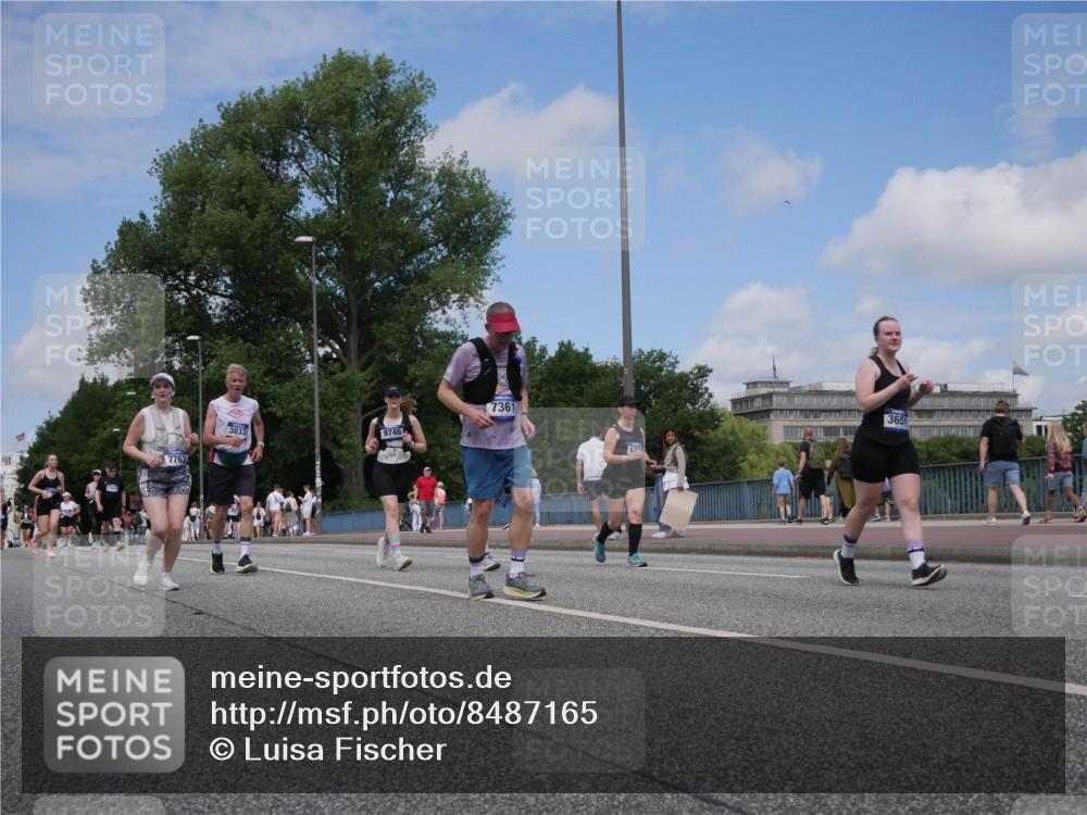 29.06.2025 - hella hamburg halbmarathon Luisa Fischer http://msf.ph/oto/8487165 29.06.2025 11:25:18 Kennedybrücke 3833, 9746, 7762, 7361, 62, 365, 3351, 3371, 3372, 3405, 3415, 3624, 3651, 3833, 4363, 5205, 6204, 6216, 7361, 7762, 9746 meine-sportfotos.de
