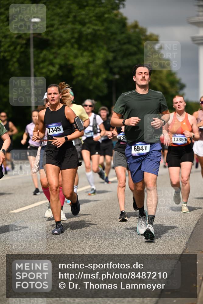 29.06.2025 - hella hamburg halbmarathon Dr. Thomas Lammeyer http://msf.ph/oto/8487210 29.06.2025 10:21:10 Kennedybrücke 1117, 1137, 1240, 1403, 2225, 2860, 2908, 3450, 3622, 5037, 5390, 5995, 6126, 6128, 6328, 6488, 6522, 6941, 6948, 7114, 7115, 7257, 7291, 7345, 7360, 7376, 8253, 8513, 8558, 8895, 8983, 9208, 9259, 9647, 9675, 10165, 10314, 10317, 10320, 10377, 10391, 10592, 10735, 10926 meine-sportfotos.de