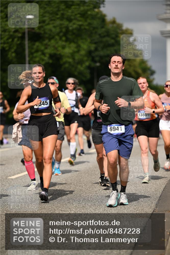 29.06.2025 - hella hamburg halbmarathon Dr. Thomas Lammeyer http://msf.ph/oto/8487228 29.06.2025 10:21:11 Kennedybrücke 1083, 1117, 1137, 1240, 1403, 2225, 2860, 2908, 3450, 3622, 5037, 5390, 5995, 6126, 6128, 6328, 6488, 6520, 6522, 6941, 6948, 7114, 7115, 7257, 7291, 7345, 7360, 7376, 8253, 8513, 8558, 8895, 8983, 9259, 9647, 9675, 10165, 10314, 10317, 10320, 10377, 10592, 10735, 10926 meine-sportfotos.de