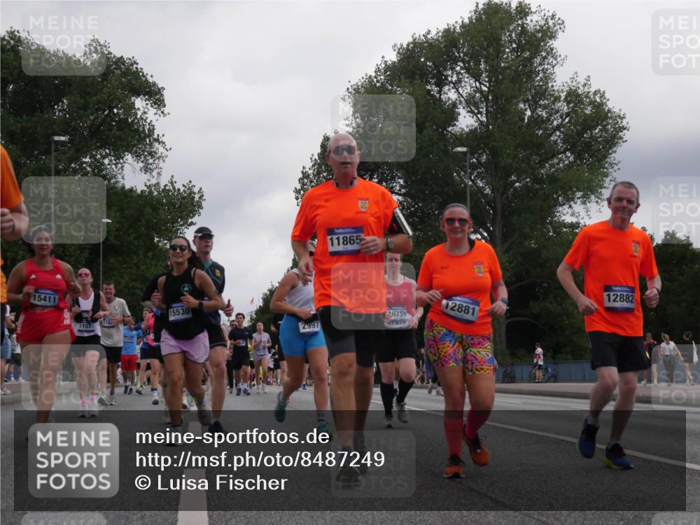 29.06.2025 - hella hamburg halbmarathon Luisa Fischer http://msf.ph/oto/8487249 29.06.2025 10:53:00 Kennedybrücke 15411, 11031, 118, 15530, 11865, 2997, 6759, 12881, 12882, 1805, 2541, 2997, 5106, 7679, 9015, 9162, 10038, 10782 meine-sportfotos.de