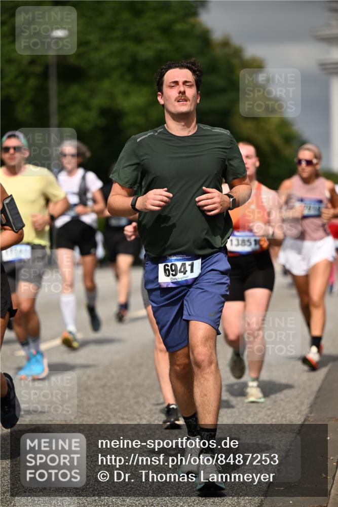 29.06.2025 - hella hamburg halbmarathon Dr. Thomas Lammeyer http://msf.ph/oto/8487253 29.06.2025 10:21:12 Kennedybrücke 1083, 1117, 1137, 1240, 1403, 2225, 2860, 2908, 3210, 3450, 3622, 5037, 5390, 5995, 6126, 6128, 6328, 6488, 6520, 6522, 6941, 6948, 7114, 7115, 7291, 7345, 7376, 8253, 8513, 8558, 8895, 8983, 9259, 9647, 9675, 10165, 10314, 10317, 10320, 10377, 10592, 10735, 10926 meine-sportfotos.de