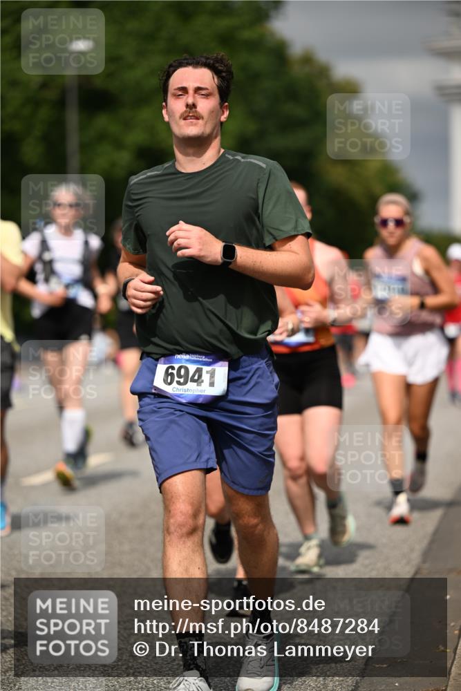 29.06.2025 - hella hamburg halbmarathon Dr. Thomas Lammeyer http://msf.ph/oto/8487284 29.06.2025 10:21:12 Kennedybrücke 1083, 1117, 1137, 1240, 1403, 2225, 2860, 2908, 3210, 3450, 3622, 5037, 5390, 5995, 6126, 6128, 6328, 6488, 6520, 6522, 6941, 6948, 7114, 7115, 7291, 7345, 7376, 8253, 8513, 8558, 8895, 8983, 9259, 9647, 9675, 10165, 10314, 10317, 10320, 10377, 10592, 10735, 10926 meine-sportfotos.de