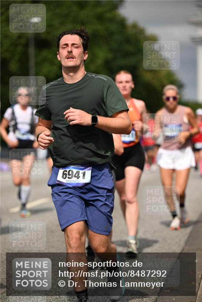 29.06.2025 - hella hamburg halbmarathon Dr. Thomas Lammeyer http://msf.ph/oto/8487292 29.06.2025 10:21:12 Kennedybrücke 1083, 1117, 1137, 1240, 1403, 2225, 2860, 2908, 3210, 3450, 3622, 5037, 5390, 5995, 6126, 6128, 6328, 6488, 6520, 6522, 6941, 6948, 7114, 7115, 7291, 7345, 7376, 8253, 8513, 8558, 8895, 8983, 9259, 9647, 9675, 10165, 10314, 10317, 10320, 10377, 10592, 10735, 10926 meine-sportfotos.de