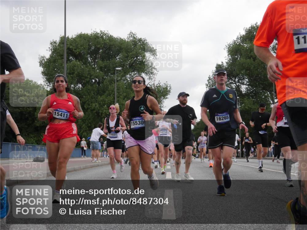 29.06.2025 - hella hamburg halbmarathon Luisa Fischer http://msf.ph/oto/8487304 29.06.2025 10:53:02 Kennedybrücke 15411, 11031, 15530, 14214, 16265, 11, 1805, 2541, 2997, 4589, 5106, 9015, 9162, 10038, 10782 meine-sportfotos.de