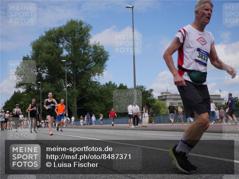29.06.2025 - hella hamburg halbmarathon Luisa Fischer http://msf.ph/oto/8487371 29.06.2025 11:25:23 Kennedybrücke 16468, 3833, 3351, 3371, 3372, 3624, 3651, 3833, 6216, 7361, 7762, 9746 meine-sportfotos.de