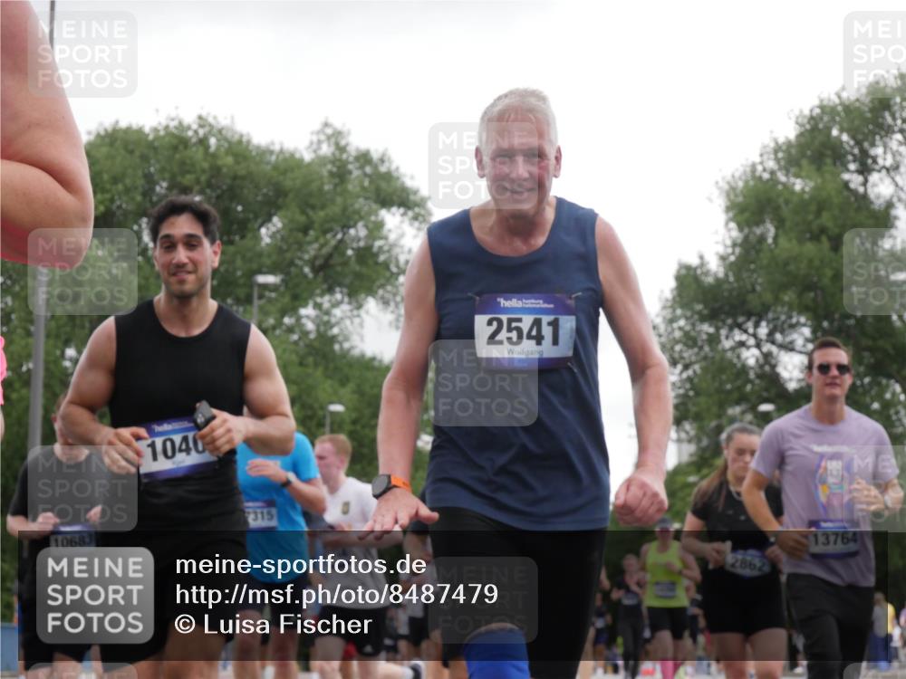 29.06.2025 - hella hamburg halbmarathon Luisa Fischer http://msf.ph/oto/8487479 29.06.2025 10:53:08 Kennedybrücke 10683, 1040, 315, 2541, 2862, 13764, 1805, 2541, 2927, 3070, 4589, 5106, 5997, 6680, 6694, 9015, 9162, 10038, 10704 meine-sportfotos.de