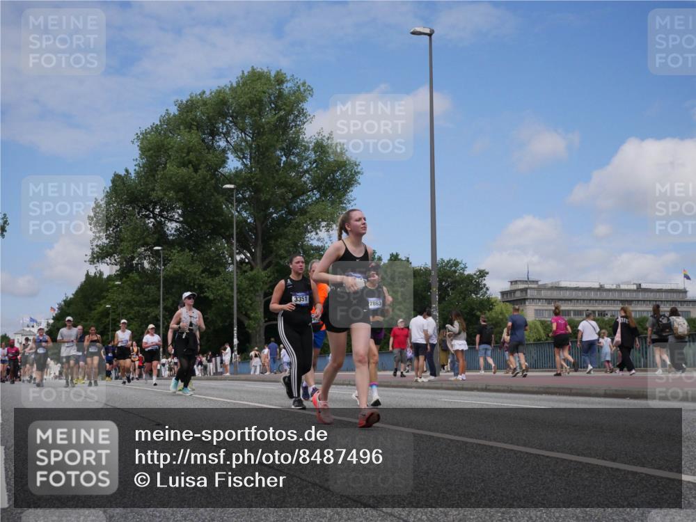 29.06.2025 - hella hamburg halbmarathon Luisa Fischer http://msf.ph/oto/8487496 29.06.2025 11:25:26 Kennedybrücke 3351, 7863, 3351, 3624, 3833, 6216, 7762, 9746 meine-sportfotos.de