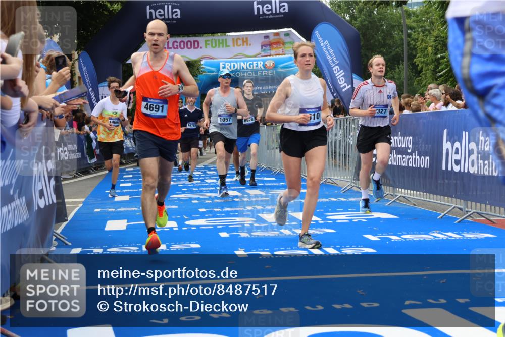 29.06.2025 - hella hamburg halbmarathon Strokosch-Dieckow http://msf.ph/oto/8487517 29.06.2025 10:44:25 Ziel 1057, 1220, 1902, 3305, 4310, 4691, 7191, 7322, 8928, 12327, 12528, 12554, 14464, 14667, 15862, 16547, 16803, 17097, 17729, 18765, 18806 meine-sportfotos.de