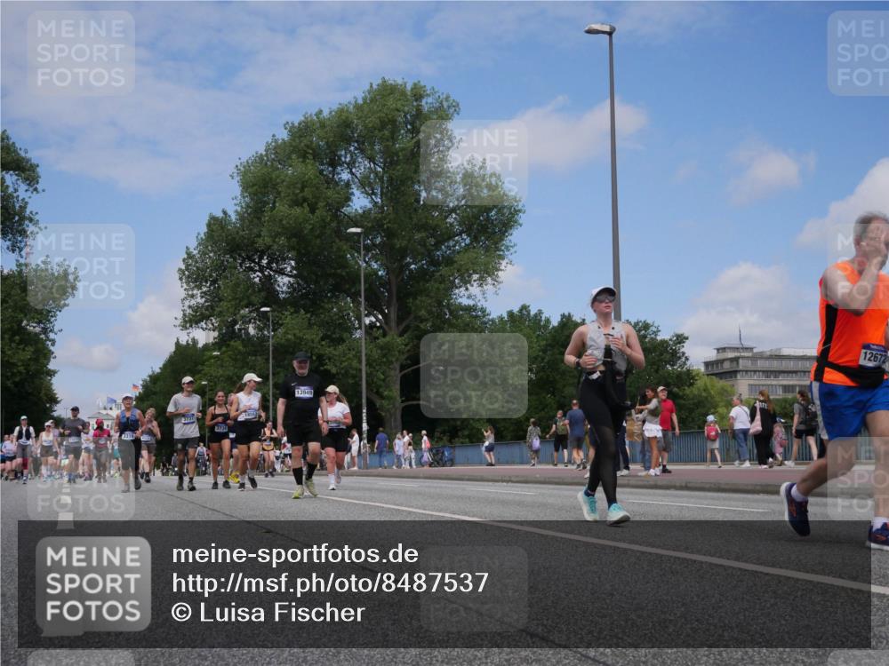 29.06.2025 - hella hamburg halbmarathon Luisa Fischer http://msf.ph/oto/8487537 29.06.2025 11:25:29 Kennedybrücke 331692, 3737, 3738, 13949, 12672, 3316, 3351, 3737, 3738, 4522 meine-sportfotos.de