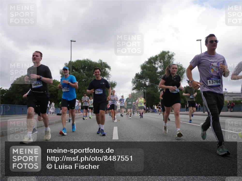 29.06.2025 - hella hamburg halbmarathon Luisa Fischer http://msf.ph/oto/8487551 29.06.2025 10:53:09 Kennedybrücke 10683, 17315, 17647, 862, 174, 13764, 2541, 2927, 3070, 4589, 5106, 5997, 6680, 6694, 9015, 9162, 9261, 10038, 10704 meine-sportfotos.de