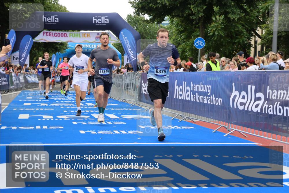 29.06.2025 - hella hamburg halbmarathon Strokosch-Dieckow http://msf.ph/oto/8487553 29.06.2025 10:45:12 Ziel 2188, 2270, 4997, 5706, 6054, 6375, 6575, 6819, 7087, 9105, 9302, 10064, 10313, 12783, 15365, 15563, 15636, 15651, 15741, 15760, 16513, 16685, 16689, 17120, 17960, 18346, 18718 meine-sportfotos.de