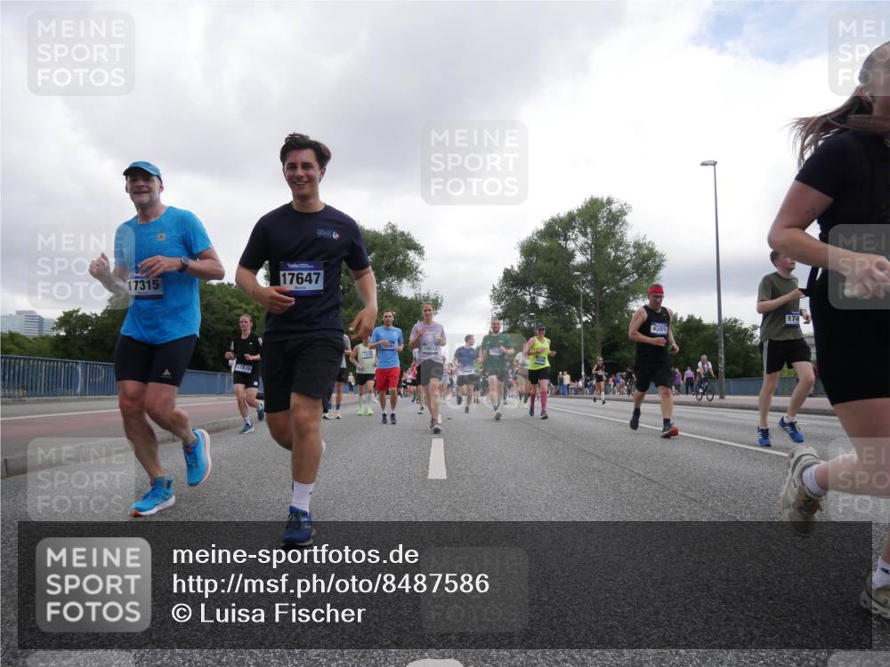 29.06.2025 - hella hamburg halbmarathon Luisa Fischer http://msf.ph/oto/8487586 29.06.2025 10:53:10 Kennedybrücke 17315, 17538, 17647, 19024, 4589, 174, 1525, 2541, 2927, 3070, 4589, 5106, 5997, 6680, 6694, 6989, 9015, 9261, 10038, 10704 meine-sportfotos.de