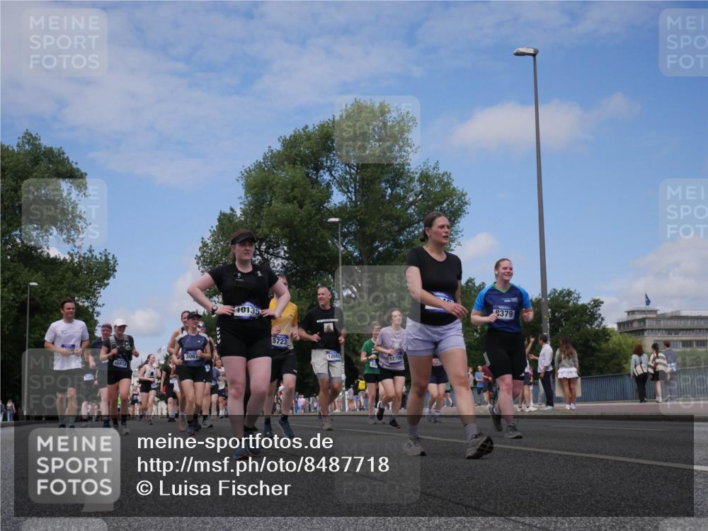 29.06.2025 - hella hamburg halbmarathon Luisa Fischer http://msf.ph/oto/8487718 29.06.2025 11:25:57 Kennedybrücke 10, 3499, 15812, 3067, 10135, 5723, 12693, 12709, 53, 9379, 2658, 3067, 3126, 3128, 3514, 3664, 3665, 5377, 5383, 5723, 7540, 8044, 8379, 9346, 10135 meine-sportfotos.de