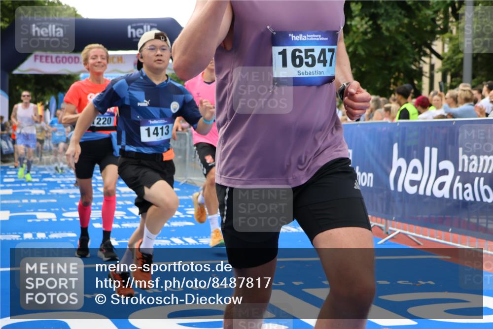 29.06.2025 - hella hamburg halbmarathon Strokosch-Dieckow http://msf.ph/oto/8487817 29.06.2025 10:44:19 Ziel 1057, 1220, 1413, 1415, 1902, 4310, 4691, 5275, 5884, 7005, 7191, 8722, 9444, 12159, 12327, 12528, 14687, 15225, 16301, 16316, 16547, 16803, 16893, 18691, 18806 meine-sportfotos.de