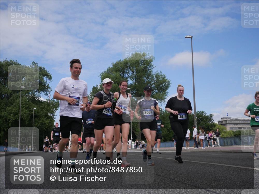 29.06.2025 - hella hamburg halbmarathon Luisa Fischer http://msf.ph/oto/8487850 29.06.2025 11:26:01 Kennedybrücke 10, 16195, 15812, 2249, 3067, 3514, 53, 2078, 2658, 3067, 3126, 3128, 3514, 5377, 5383, 5723, 8379, 9346, 10135 meine-sportfotos.de
