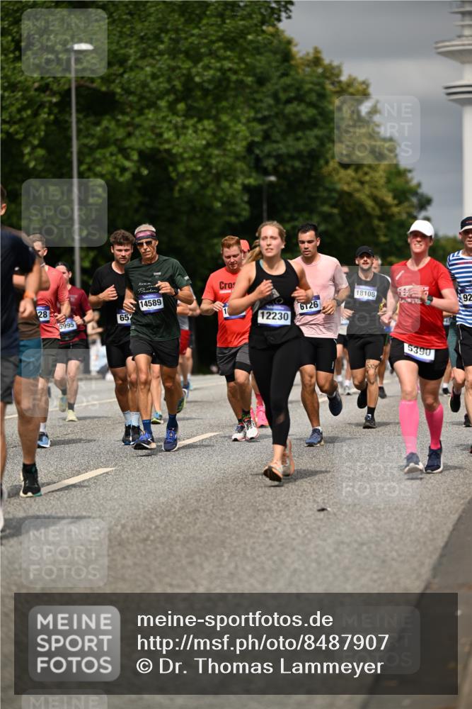 29.06.2025 - hella hamburg halbmarathon Dr. Thomas Lammeyer http://msf.ph/oto/8487907 29.06.2025 10:21:16 Kennedybrücke 1083, 1137, 1403, 2225, 2860, 2908, 3210, 3450, 3464, 3466, 3622, 5390, 5995, 6126, 6128, 6328, 6488, 6520, 6522, 6786, 6941, 6948, 7114, 7115, 7291, 7345, 8253, 8309, 8513, 8558, 8895, 8983, 9259, 9647, 10377, 10592, 10735 meine-sportfotos.de