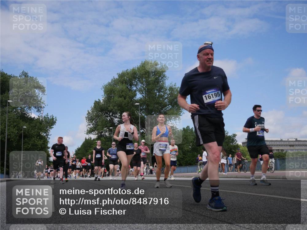 29.06.2025 - hella hamburg halbmarathon Luisa Fischer http://msf.ph/oto/8487916 29.06.2025 11:26:04 Kennedybrücke 3499, 7233, 6119, 14211, 19602, 14186, 207, 16195, 3672, 2078, 2658, 3067, 3514, 5377, 5383, 5723, 6119, 7233, 8348, 8379, 9346, 10135 meine-sportfotos.de