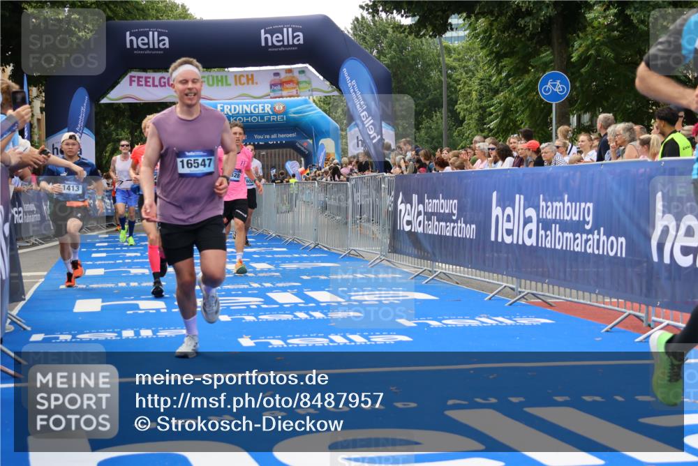 29.06.2025 - hella hamburg halbmarathon Strokosch-Dieckow http://msf.ph/oto/8487957 29.06.2025 10:44:18 Ziel 1220, 1413, 1415, 1902, 4310, 4691, 5275, 5884, 7005, 7191, 8722, 9444, 12159, 12327, 12528, 14686, 14687, 15225, 15280, 16301, 16316, 16547, 16803, 16893, 18691, 18806 meine-sportfotos.de