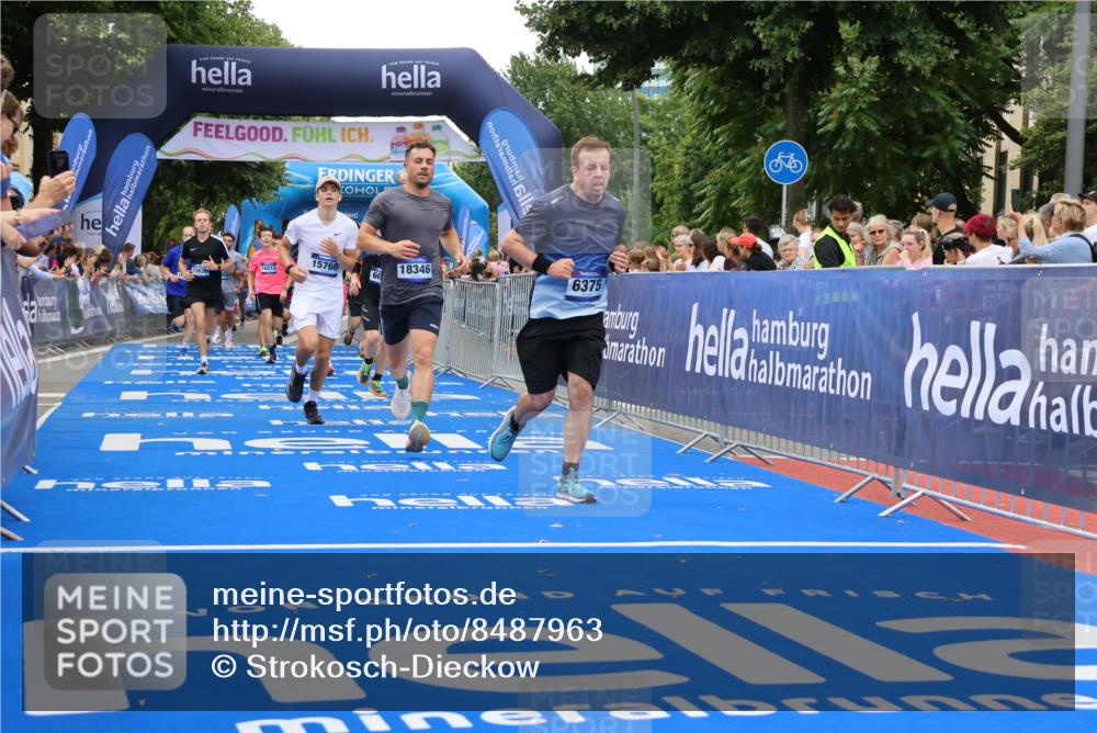 29.06.2025 - hella hamburg halbmarathon Strokosch-Dieckow http://msf.ph/oto/8487963 29.06.2025 10:45:12 Ziel 2188, 2270, 4997, 5706, 6054, 6375, 6575, 6819, 7087, 9105, 9302, 10064, 10313, 12783, 15365, 15563, 15636, 15651, 15741, 15760, 16513, 16685, 16689, 17120, 17960, 18346, 18718 meine-sportfotos.de