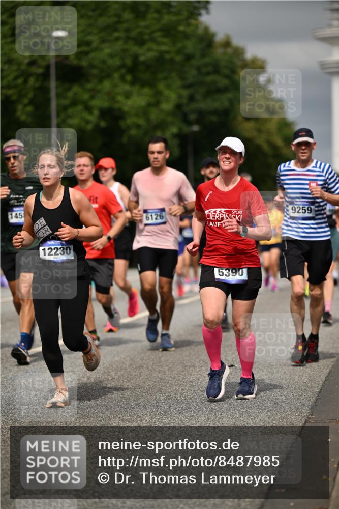 29.06.2025 - hella hamburg halbmarathon Dr. Thomas Lammeyer http://msf.ph/oto/8487985 29.06.2025 10:21:18 Kennedybrücke 1083, 1137, 1403, 2225, 2860, 2908, 3210, 3464, 3466, 3622, 5390, 5929, 5995, 6126, 6128, 6328, 6488, 6520, 6522, 6786, 6941, 6948, 7114, 7115, 7291, 7345, 8253, 8309, 8513, 8558, 8895, 8983, 9259, 9647, 10377, 10592, 10735 meine-sportfotos.de