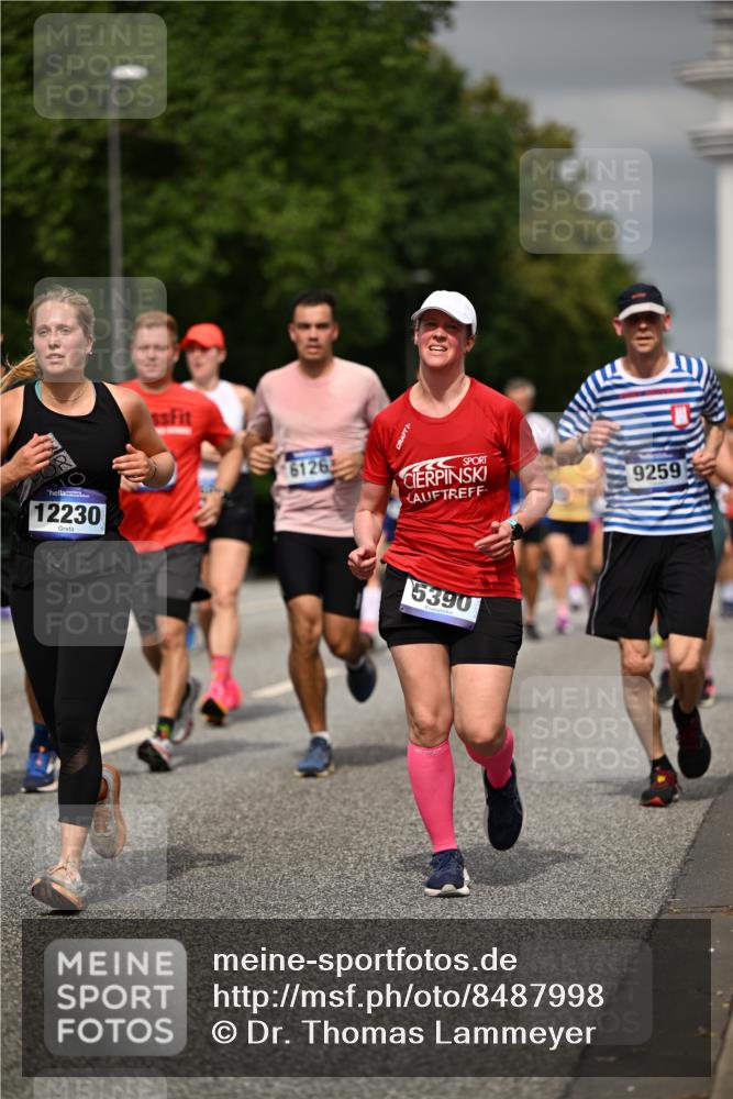 29.06.2025 - hella hamburg halbmarathon Dr. Thomas Lammeyer http://msf.ph/oto/8487998 29.06.2025 10:21:18 Kennedybrücke 1083, 1137, 1403, 2225, 2860, 2908, 3210, 3464, 3466, 3622, 5390, 5929, 5995, 6126, 6128, 6328, 6488, 6520, 6522, 6786, 6941, 6948, 7114, 7115, 7291, 7345, 8253, 8309, 8513, 8558, 8895, 8983, 9259, 9647, 10377, 10592, 10735 meine-sportfotos.de