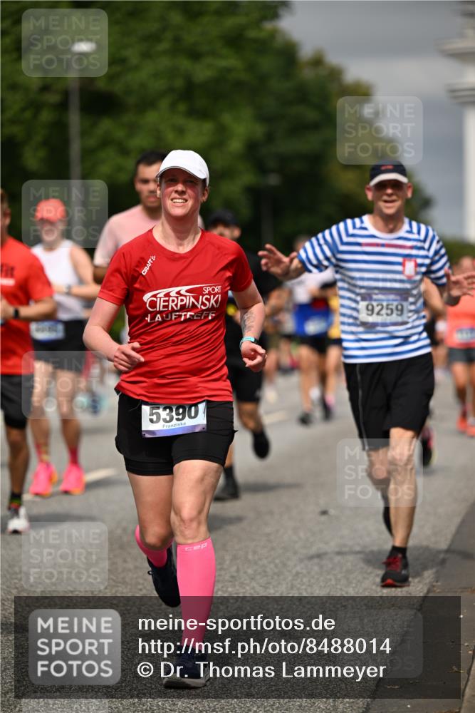 29.06.2025 - hella hamburg halbmarathon Dr. Thomas Lammeyer http://msf.ph/oto/8488014 29.06.2025 10:21:19 Kennedybrücke 1083, 1137, 1403, 2225, 2860, 2908, 3210, 3464, 3466, 3622, 3802, 3803, 5390, 5929, 5995, 6126, 6128, 6328, 6488, 6520, 6522, 6786, 6941, 7114, 7115, 7291, 7345, 7945, 8253, 8309, 8558, 8895, 8983, 9259, 9647, 10377, 10592, 10735 meine-sportfotos.de