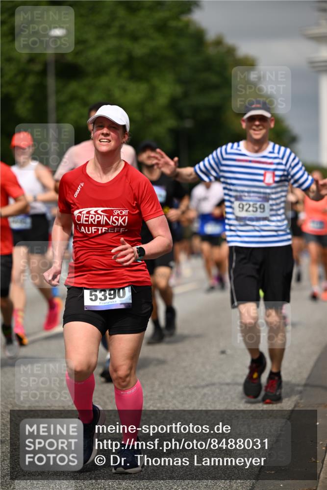 29.06.2025 - hella hamburg halbmarathon Dr. Thomas Lammeyer http://msf.ph/oto/8488031 29.06.2025 10:21:19 Kennedybrücke 1083, 1137, 1403, 2225, 2860, 2908, 3210, 3464, 3466, 3622, 3802, 3803, 5390, 5929, 5995, 6126, 6128, 6328, 6488, 6520, 6522, 6786, 6941, 7114, 7115, 7291, 7345, 7945, 8253, 8309, 8558, 8895, 8983, 9259, 9647, 10377, 10592, 10735 meine-sportfotos.de