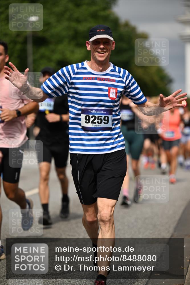 29.06.2025 - hella hamburg halbmarathon Dr. Thomas Lammeyer http://msf.ph/oto/8488080 29.06.2025 10:21:20 Kennedybrücke 1083, 1137, 1403, 2225, 2860, 2908, 3210, 3464, 3466, 3622, 3802, 3803, 5390, 5929, 5930, 5995, 6126, 6128, 6328, 6488, 6520, 6522, 6786, 6941, 7114, 7115, 7291, 7345, 7945, 8210, 8253, 8309, 8558, 8895, 8983, 9259, 9647, 10377, 10592, 10620, 10735 meine-sportfotos.de