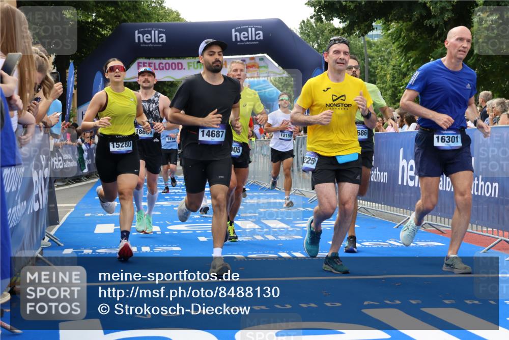 29.06.2025 - hella hamburg halbmarathon Strokosch-Dieckow http://msf.ph/oto/8488130 29.06.2025 10:44:13 Ziel 1220, 1413, 1415, 3021, 4999, 5231, 5275, 5884, 7005, 8722, 9444, 9633, 10193, 10930, 12159, 12528, 14686, 14687, 15225, 15280, 16301, 16316, 16547, 16648, 16893, 17748, 18691 meine-sportfotos.de