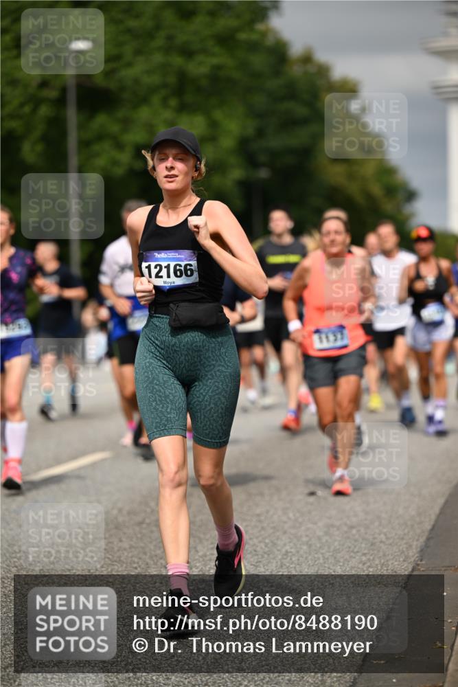 29.06.2025 - hella hamburg halbmarathon Dr. Thomas Lammeyer http://msf.ph/oto/8488190 29.06.2025 10:21:23 Kennedybrücke 1083, 1137, 1403, 1795, 2225, 2860, 2908, 3210, 3464, 3466, 3802, 3803, 4852, 5390, 5929, 5930, 5995, 6126, 6128, 6328, 6352, 6520, 6522, 6786, 6941, 7114, 7115, 7291, 7345, 7945, 8210, 8253, 8309, 8433, 8558, 8895, 8983, 9259, 9400, 9647, 9848, 10377, 10460, 10592, 10620, 10735 meine-sportfotos.de