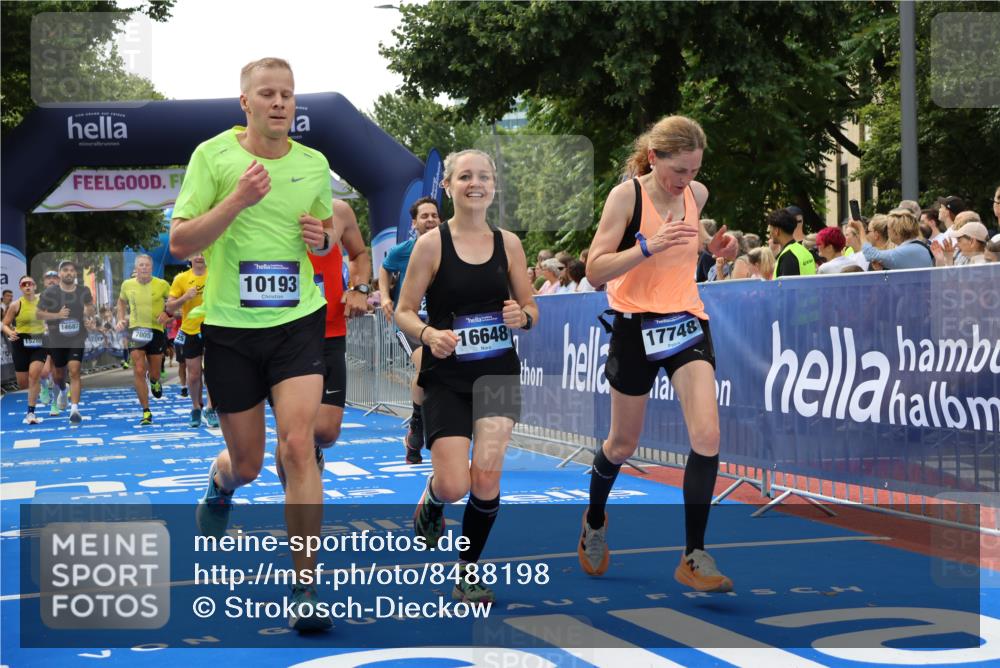 29.06.2025 - hella hamburg halbmarathon Strokosch-Dieckow http://msf.ph/oto/8488198 29.06.2025 10:44:10 Ziel 1391, 1413, 1415, 2816, 3021, 4999, 5231, 5275, 5884, 7005, 8722, 9444, 9633, 10193, 10930, 12159, 13123, 14686, 14687, 15225, 15280, 16301, 16316, 16506, 16648, 16697, 16893, 17748, 17977, 18004, 18691 meine-sportfotos.de