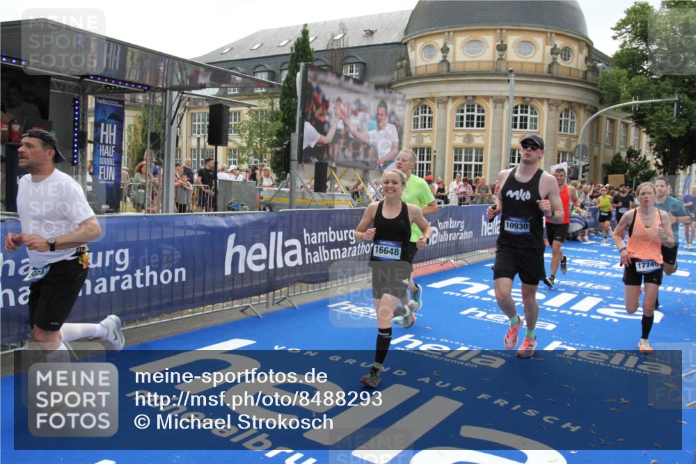 29.06.2025 - hella hamburg halbmarathon Michael Strokosch http://msf.ph/oto/8488293 29.06.2025 10:44:15 Ziel 1415, 3021, 4999, 5231, 5884, 7005, 8722, 9633, 10193, 10930, 12159, 14686, 14687, 15225, 15280, 16301, 16316, 16648, 17748, 18691 meine-sportfotos.de
