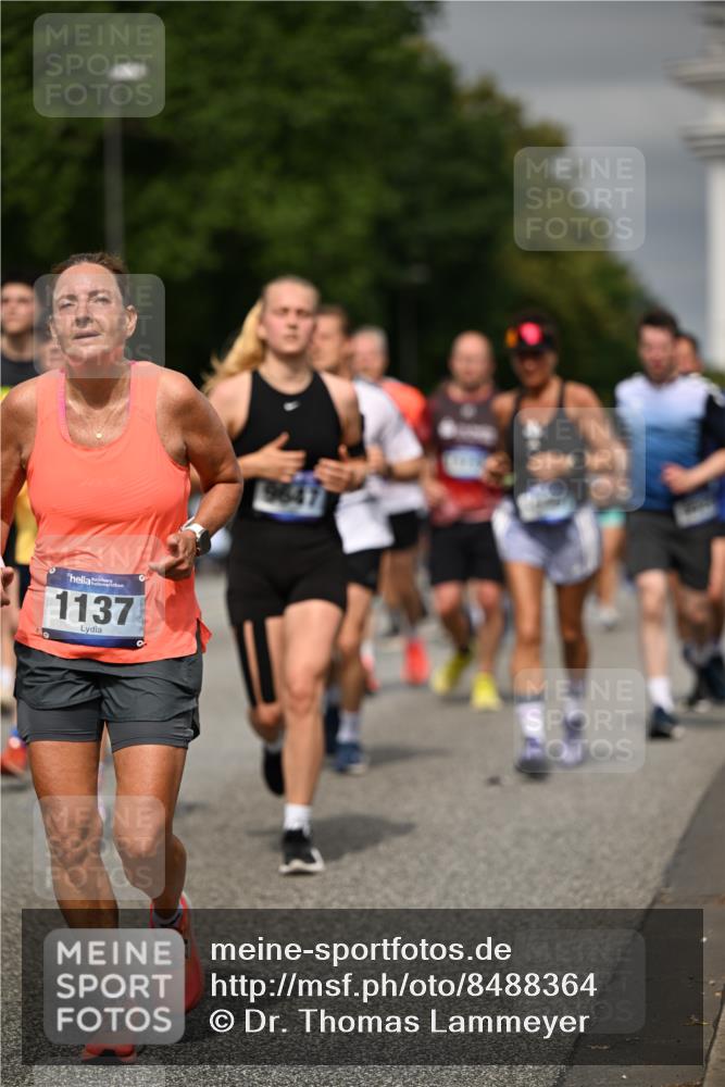 29.06.2025 - hella hamburg halbmarathon Dr. Thomas Lammeyer http://msf.ph/oto/8488364 29.06.2025 10:21:25 Kennedybrücke 1083, 1137, 1403, 1795, 2225, 2860, 2908, 3210, 3464, 3466, 3802, 3803, 4852, 5390, 5929, 5930, 5995, 6126, 6128, 6328, 6352, 6520, 6522, 6786, 7011, 7114, 7115, 7291, 7945, 8210, 8253, 8309, 8433, 8558, 8895, 8983, 9259, 9400, 9647, 9848, 10377, 10460, 10592, 10620, 10735 meine-sportfotos.de