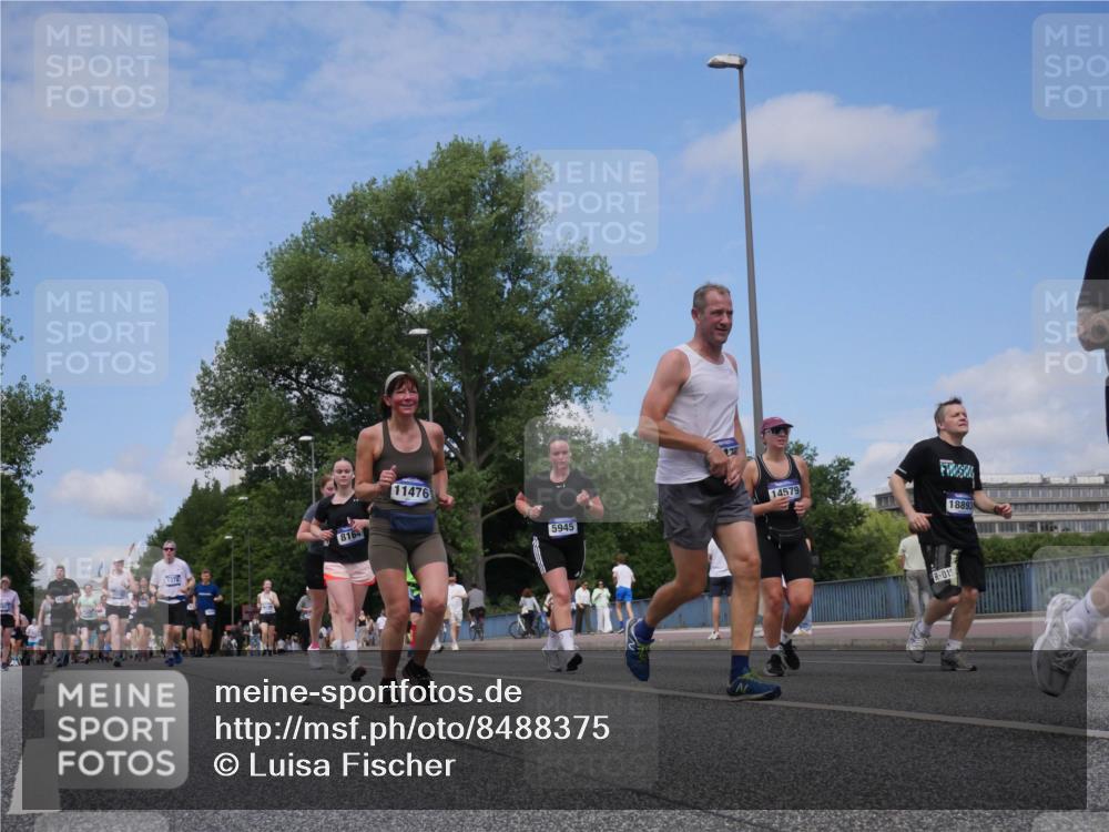 29.06.2025 - hella hamburg halbmarathon Luisa Fischer http://msf.ph/oto/8488375 29.06.2025 11:26:21 Kennedybrücke 1378, 8164, 11476, 5945, 175, 14579, 18893, 015, 1378, 1556, 3499, 4963, 5945, 6400, 6957, 8164 meine-sportfotos.de
